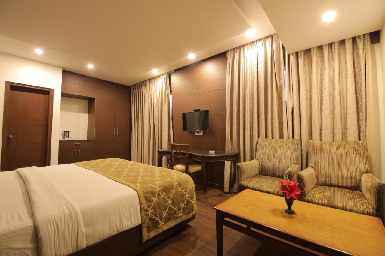 Airport Hotel Bollywood Paradise New Delhi Exterior photo